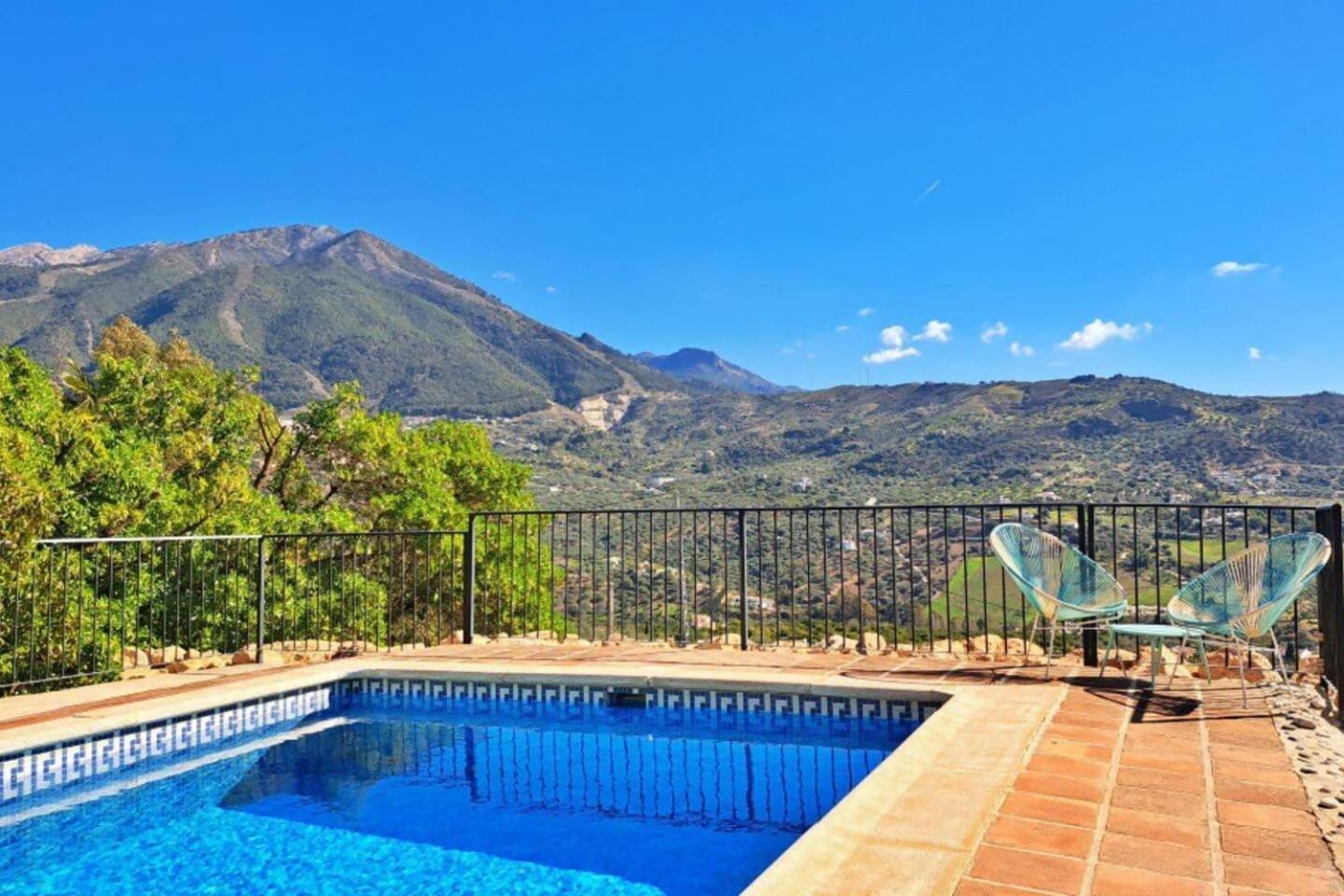 Villa La Perla Andaluza Alcaucín Exterior foto