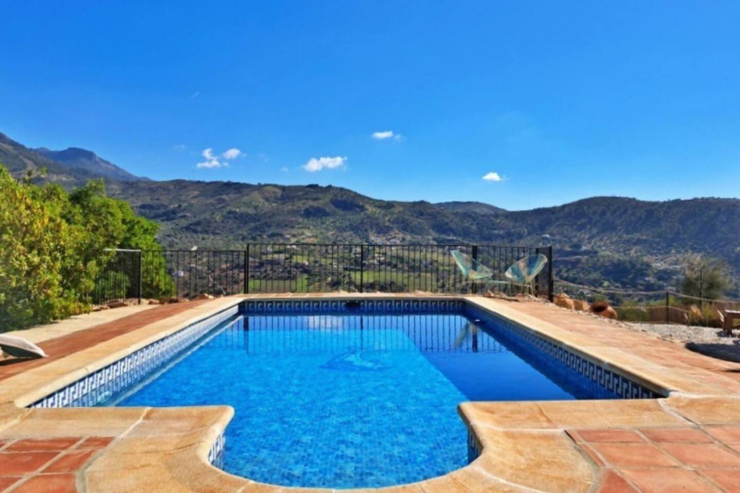 Villa La Perla Andaluza Alcaucín Exterior foto