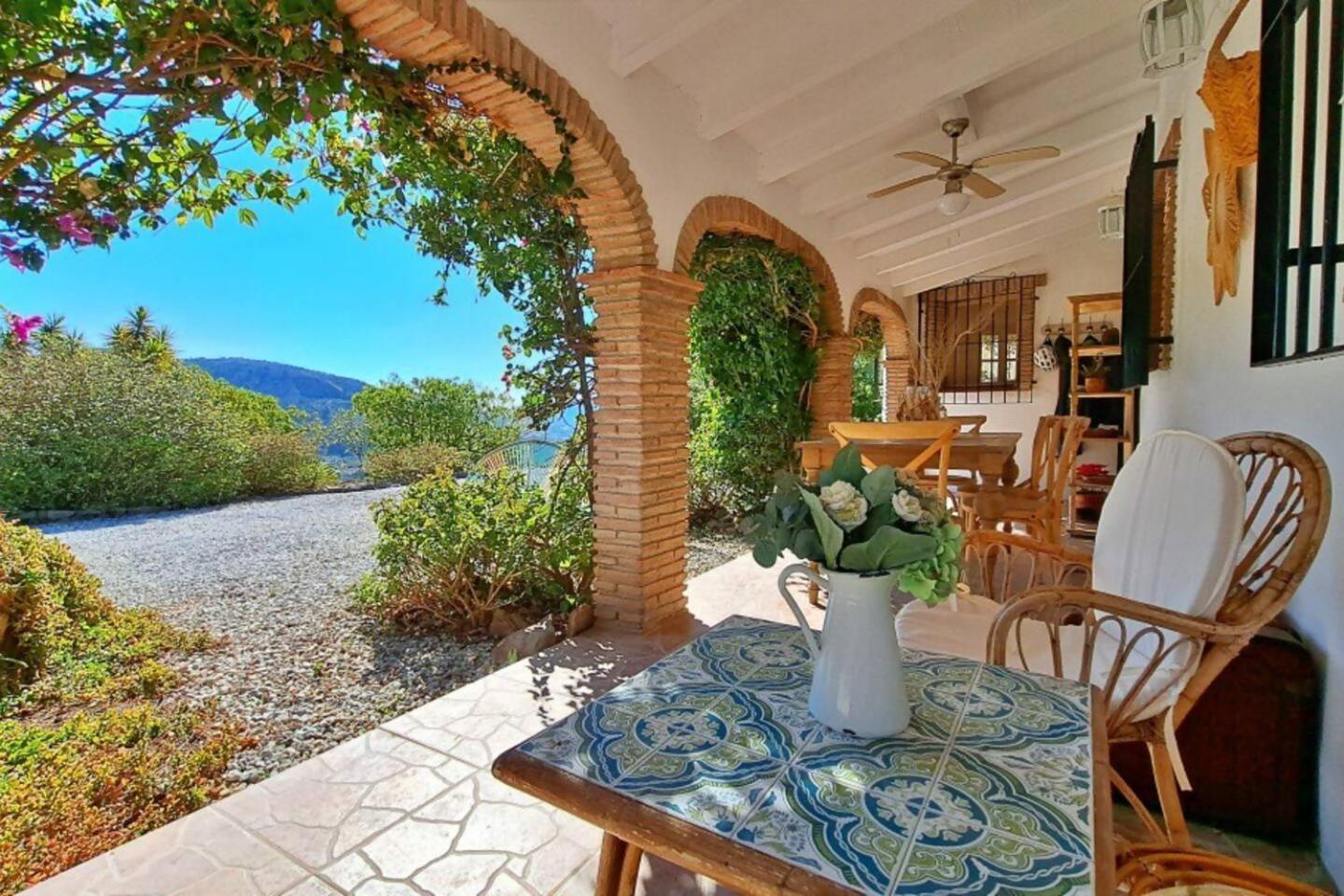 Villa La Perla Andaluza Alcaucín Exterior foto